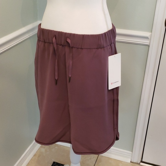 lululemon athletica Dresses & Skirts - Lululemon On The Fly Woven Skirt